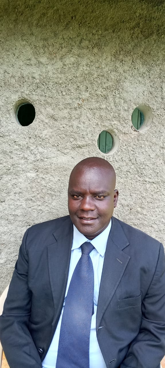 Daniel Momposhi